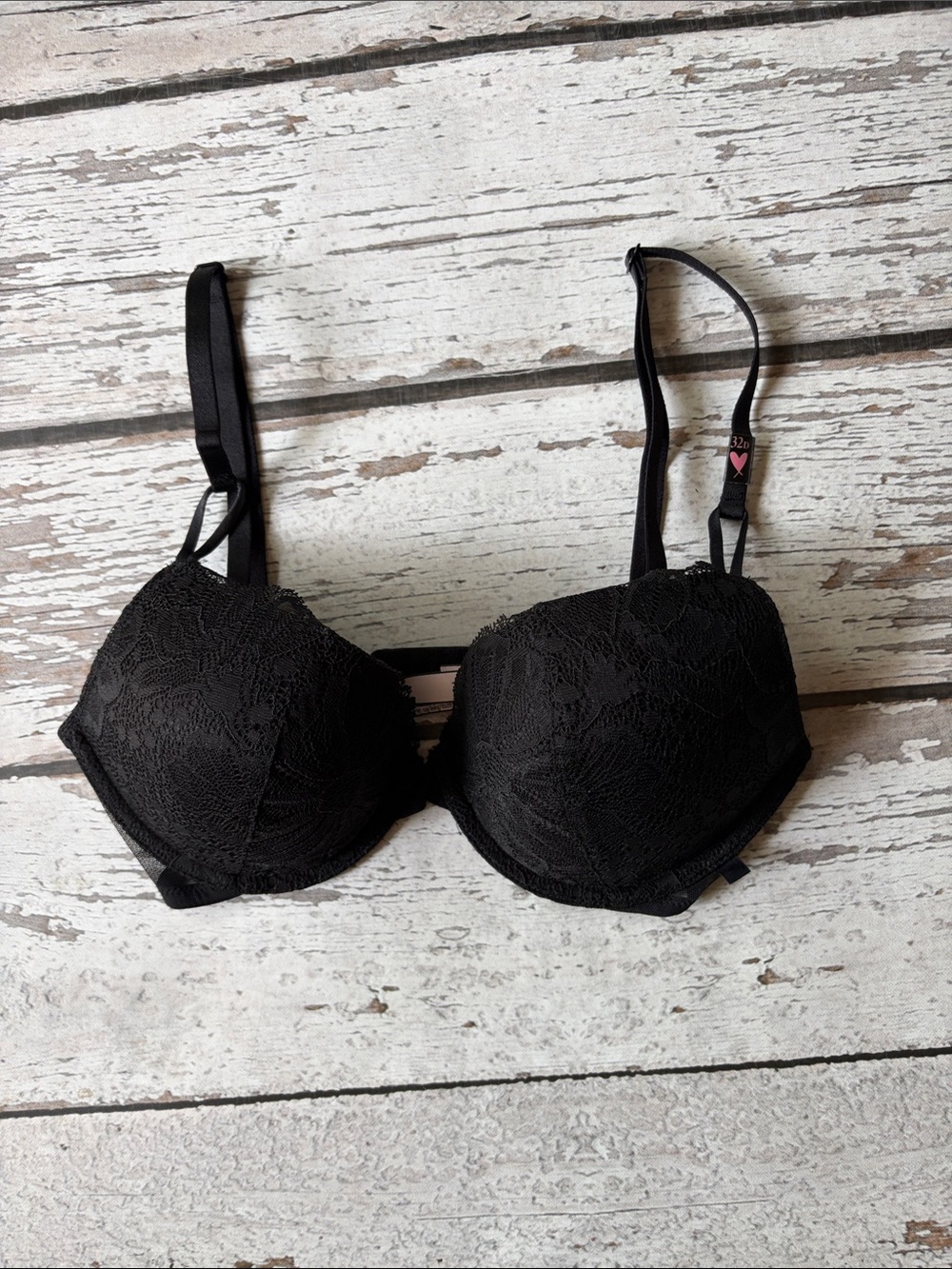 NEW!  Victoria’s Secret Black Lace Push-Up Underwire Bra - Sz 32D